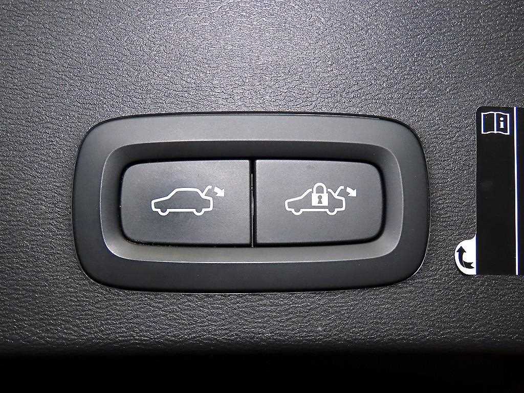 Volvo XC40 — photo 16