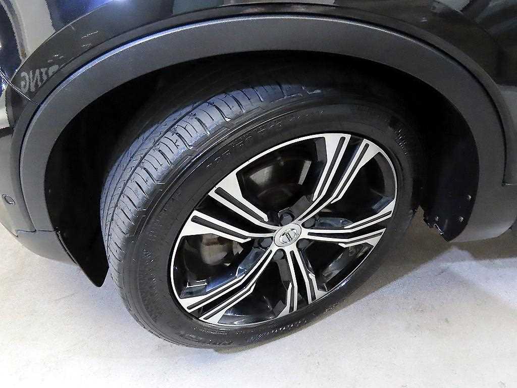 Volvo XC40 — photo 20