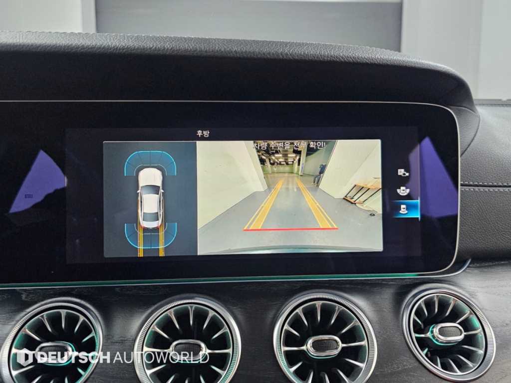 Mercedes-Benz CLS-Class — photo 15