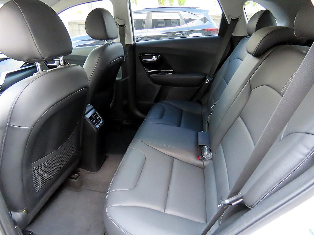 Kia Niro — photo 06