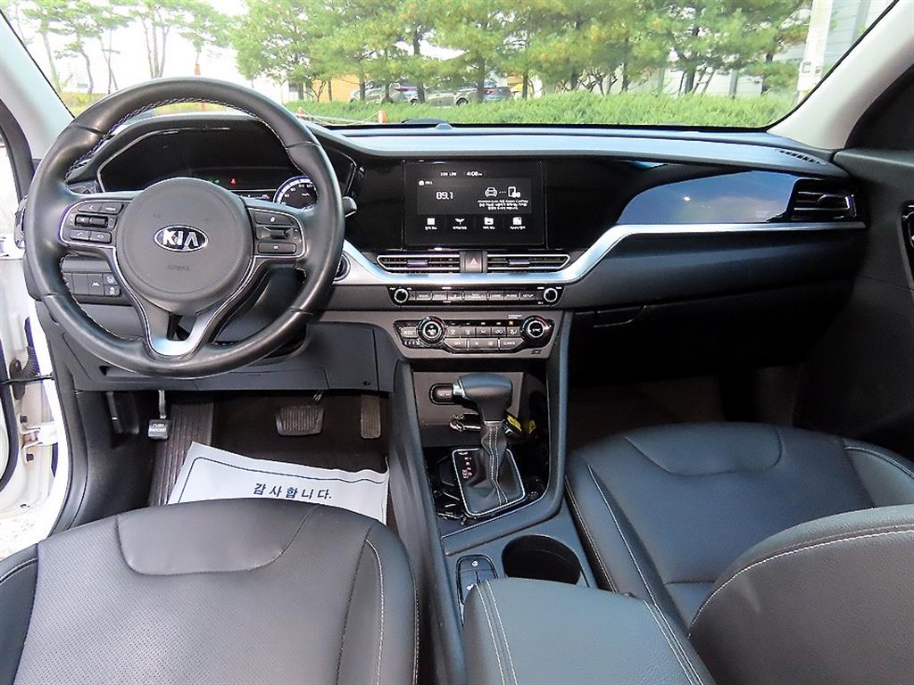 Kia Niro — photo 07