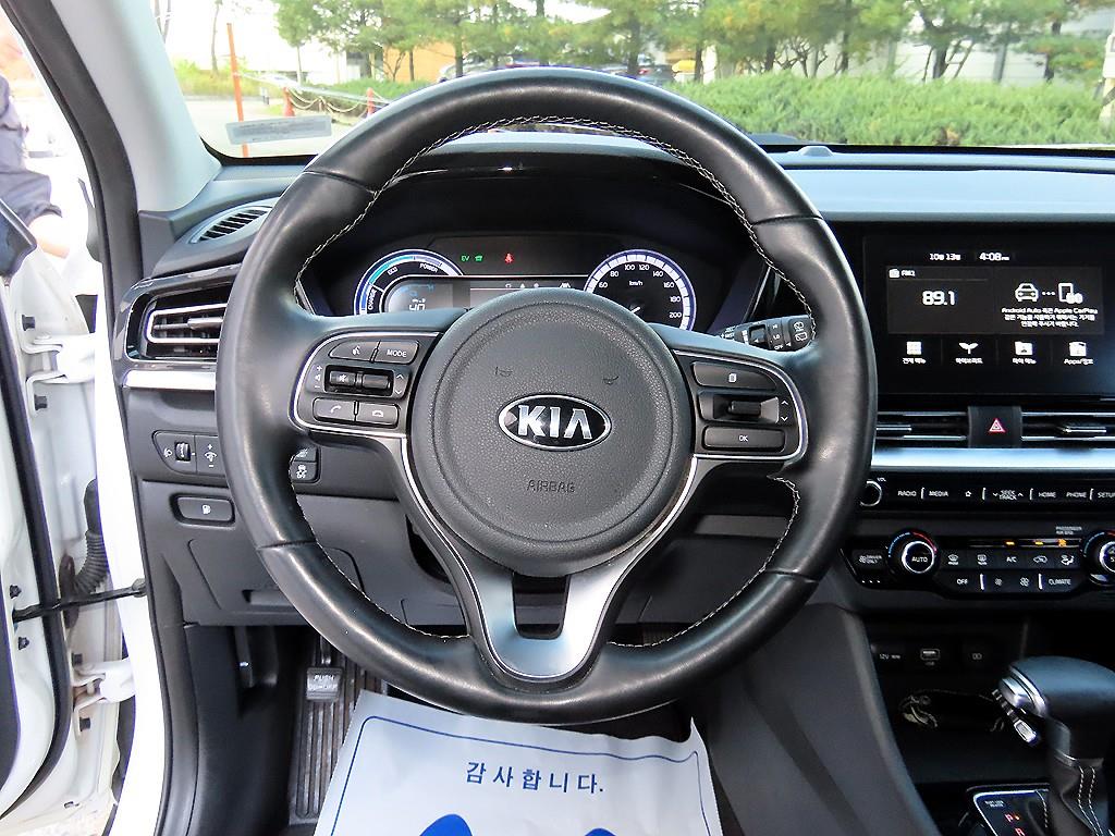 Kia Niro — photo 08