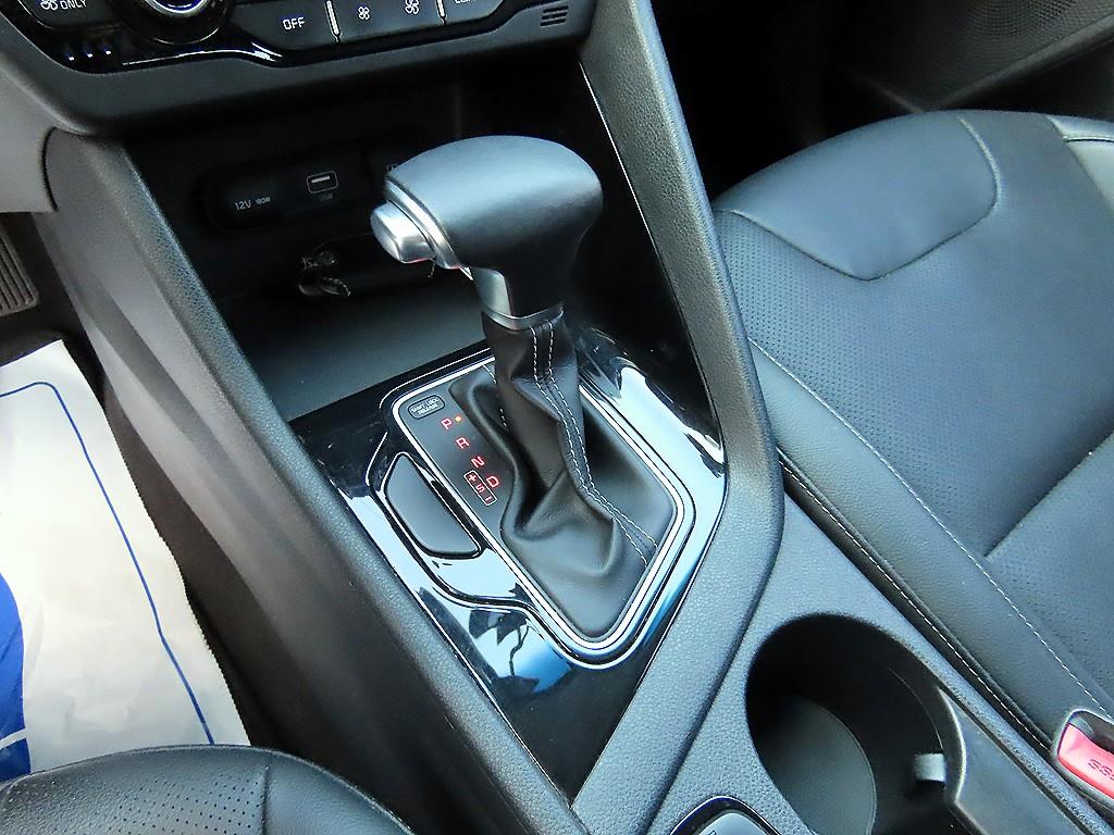 Kia Niro — photo 10