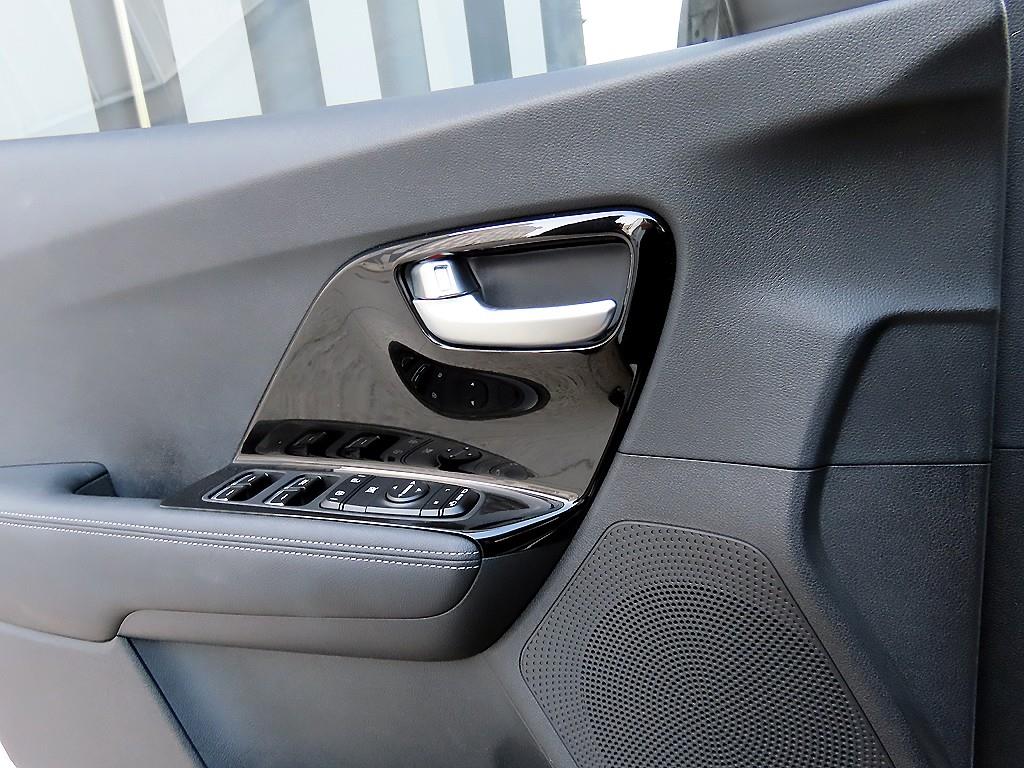 Kia Niro — photo 11