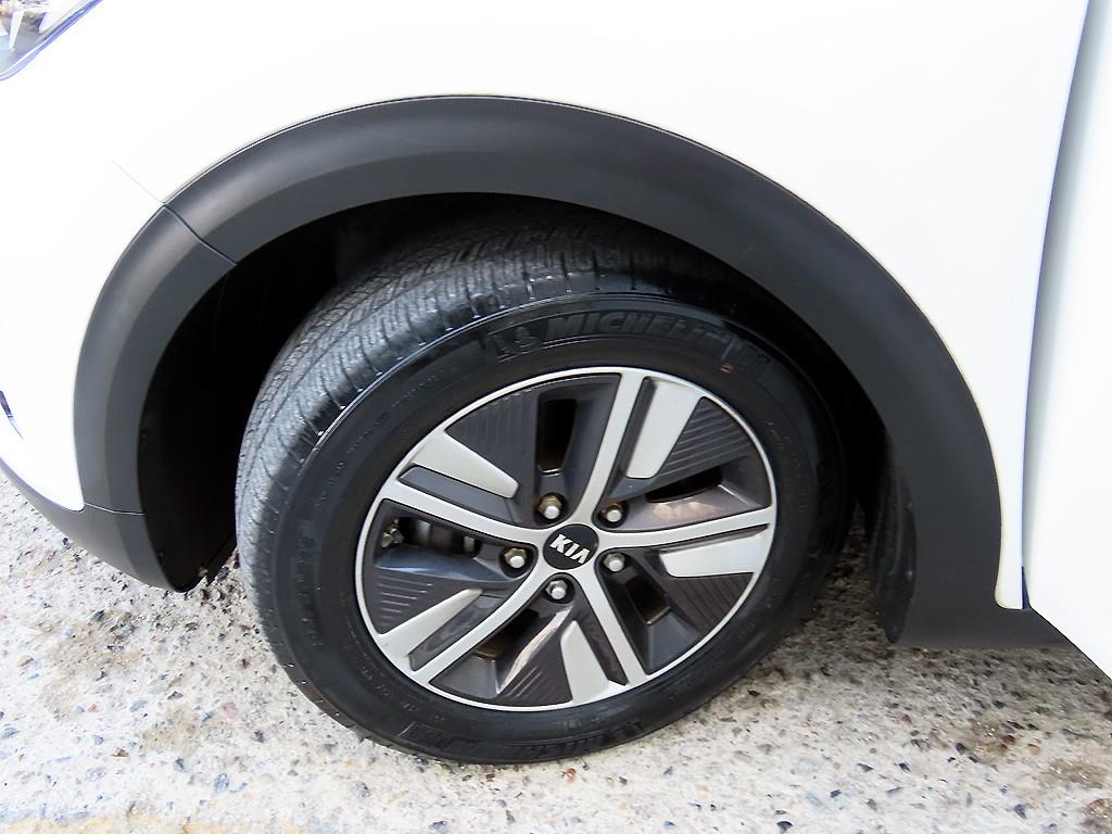 Kia Niro — photo 20
