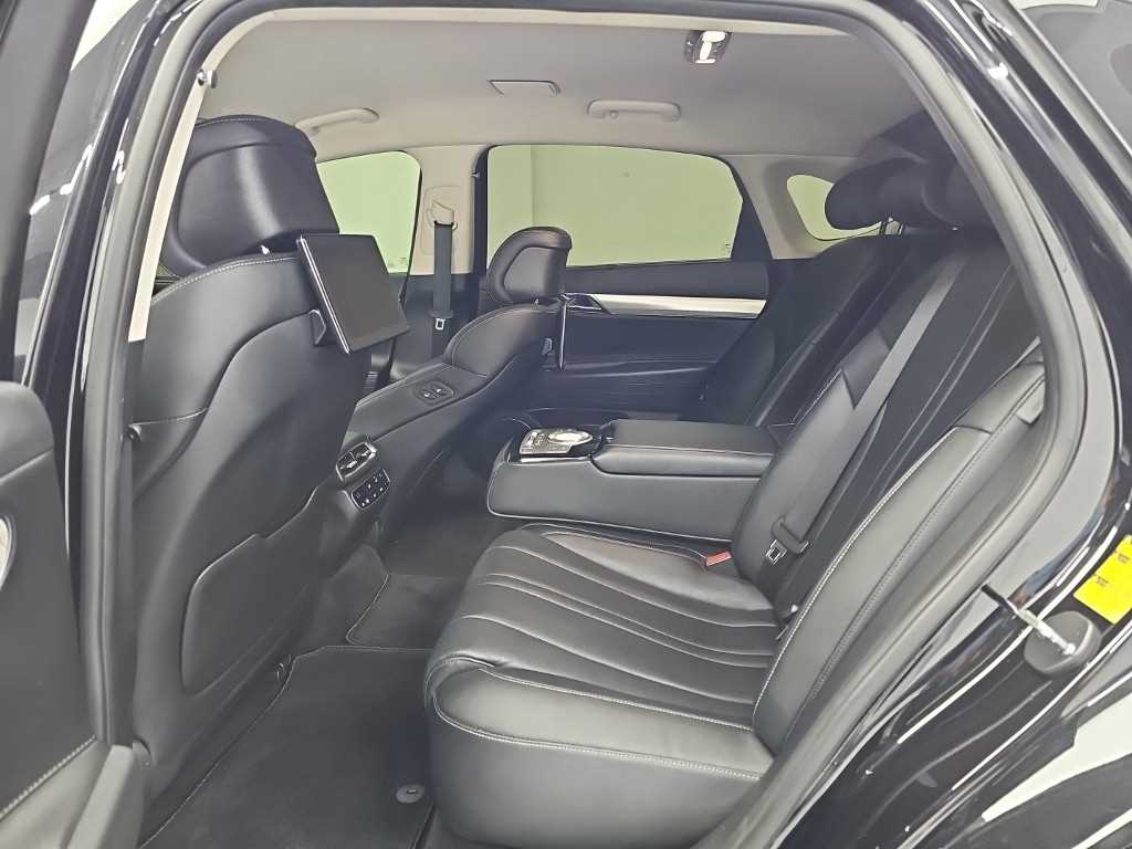 Genesis G80 — photo 12