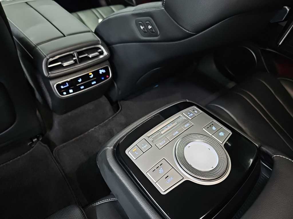 Genesis G80 — photo 13