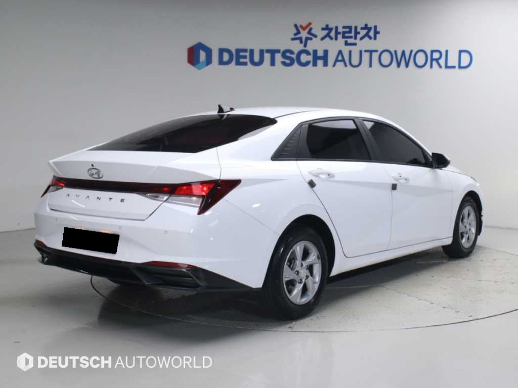 Hyundai Avante — photo 02