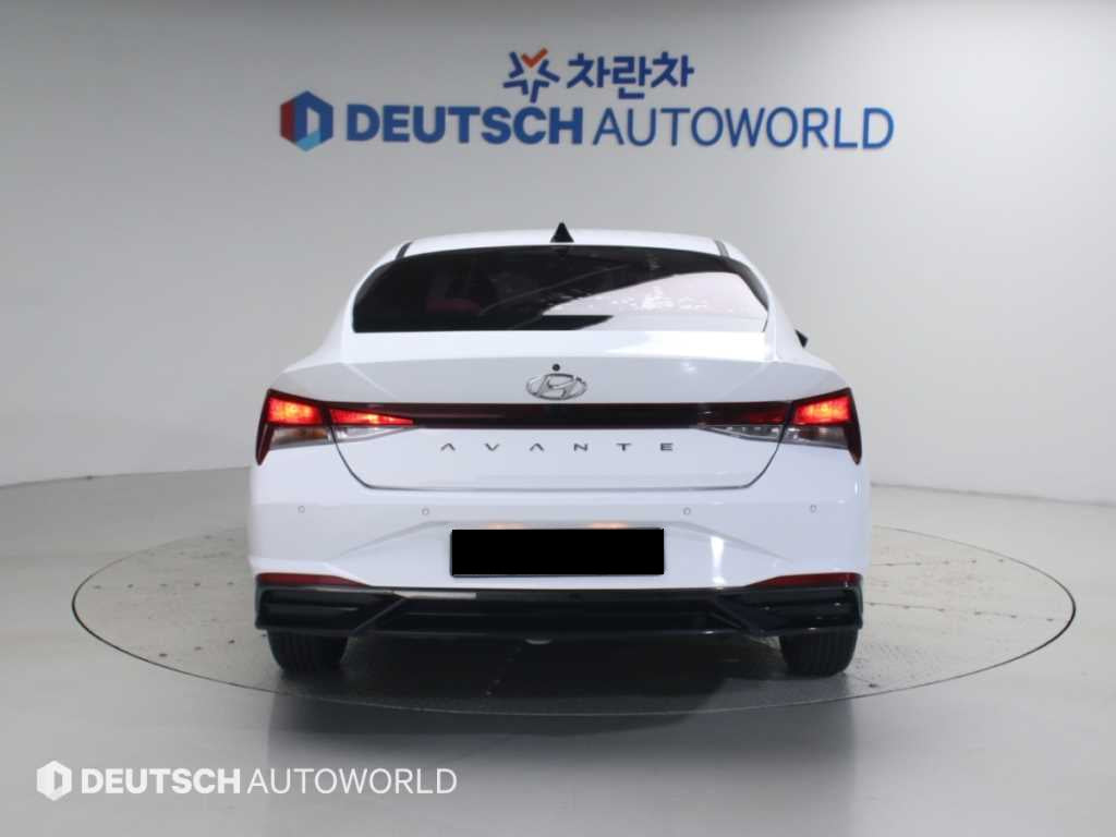 Hyundai Avante — photo 04
