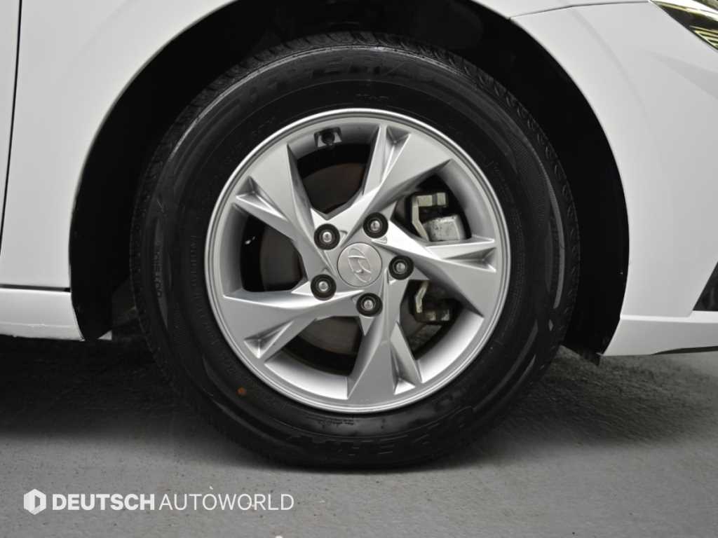 Hyundai Avante — photo 05