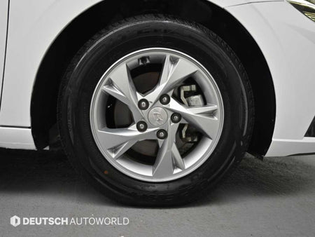 Hyundai Avante — photo 05