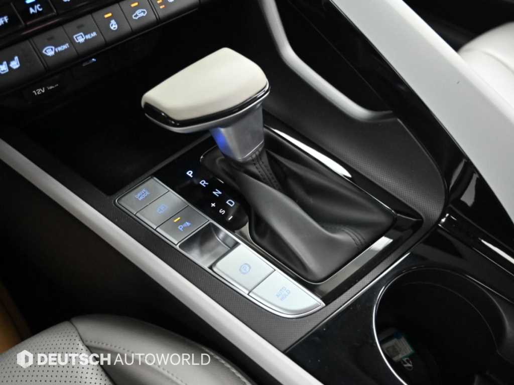 Hyundai Avante — photo 09