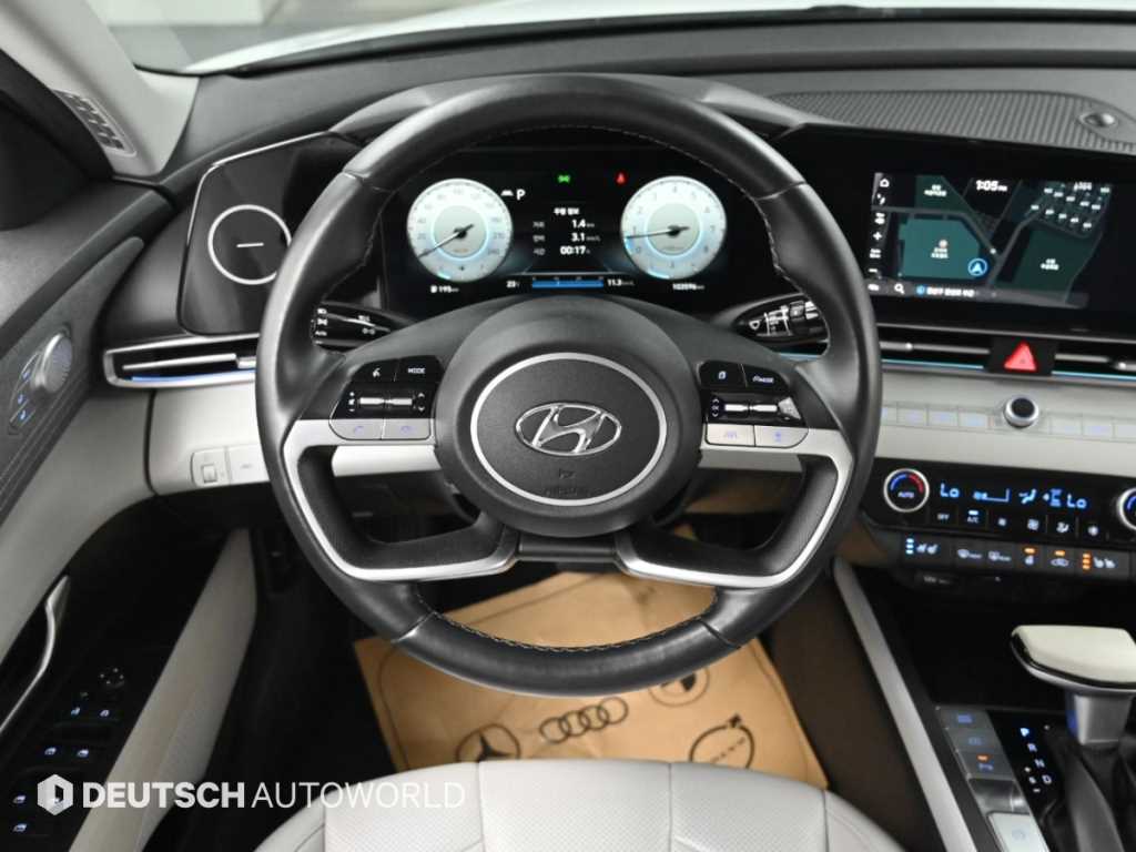 Hyundai Avante — photo 13