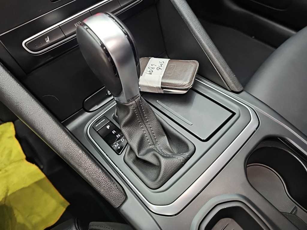 RENAULT SM6 — photo 08