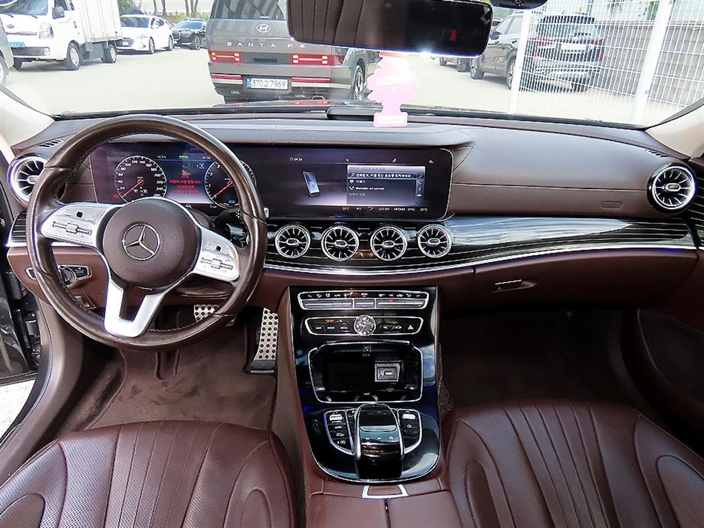Mercedes-Benz CLS-Class — photo 07
