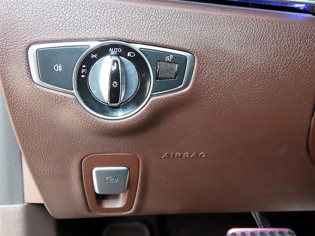 Mercedes-Benz CLS-Class — photo 13