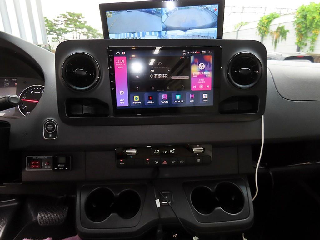Mercedes-Benz Sprinter — photo 11