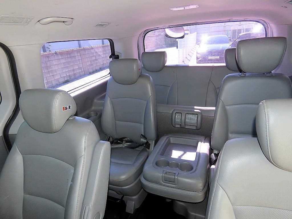 Hyundai Starex — photo 07