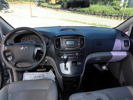 Hyundai Starex — photo 08