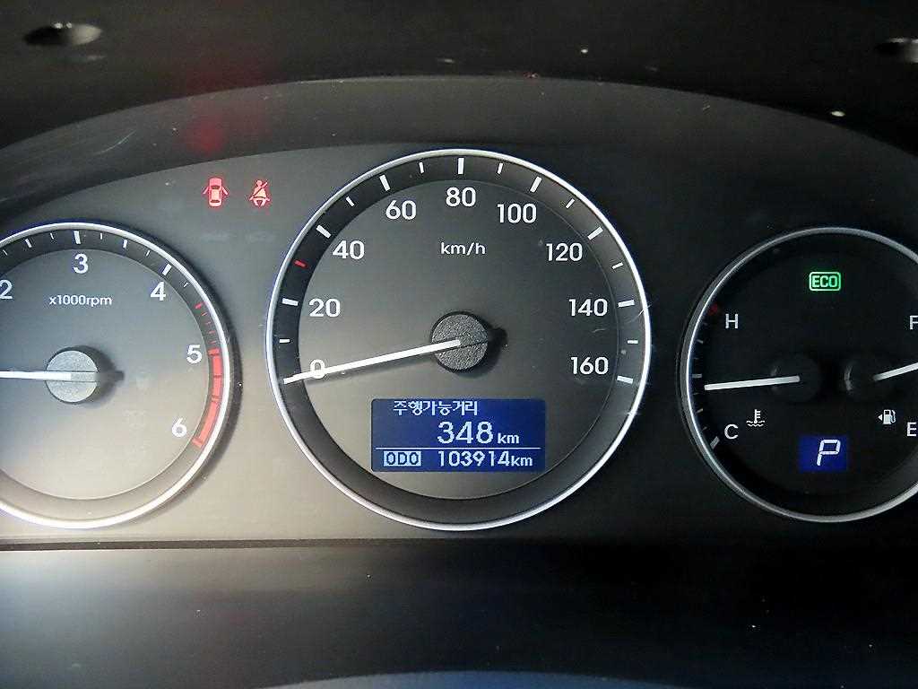 Hyundai Starex — photo 10