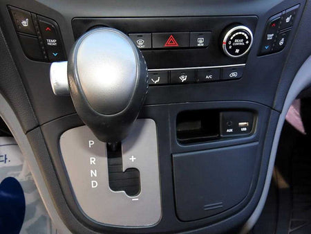 Hyundai Starex — photo 11
