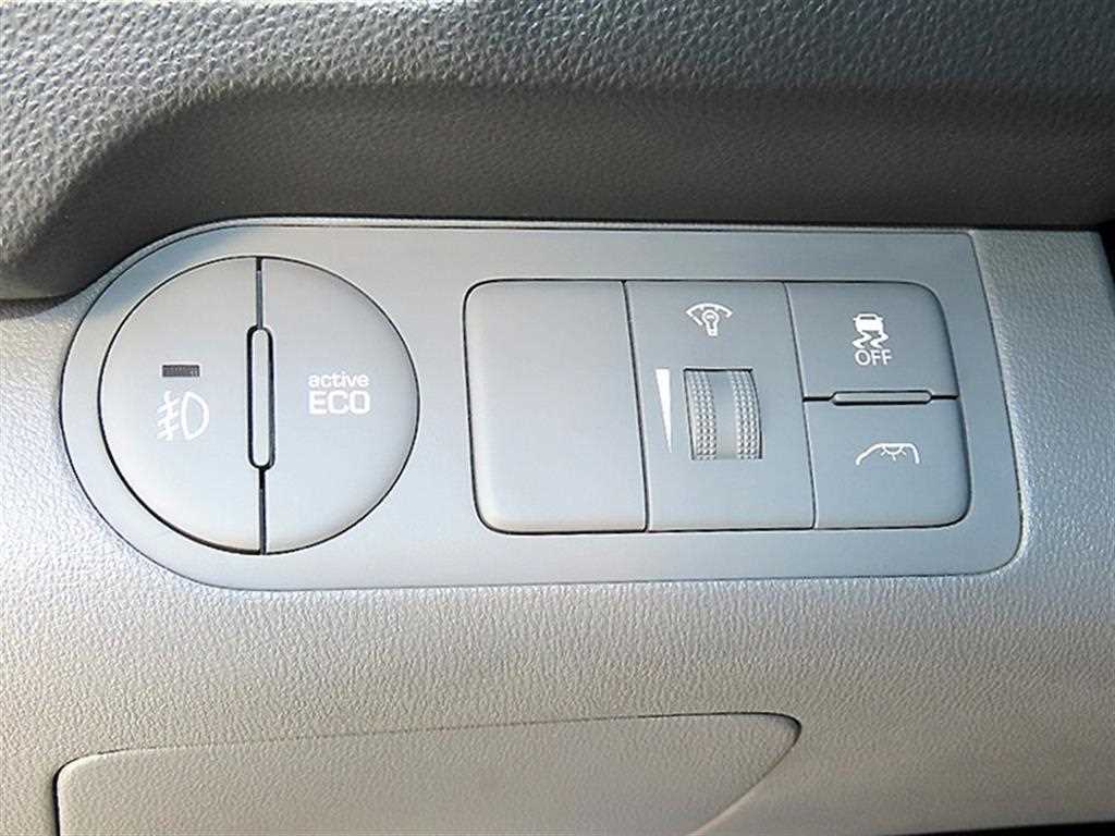 Hyundai Starex — photo 13