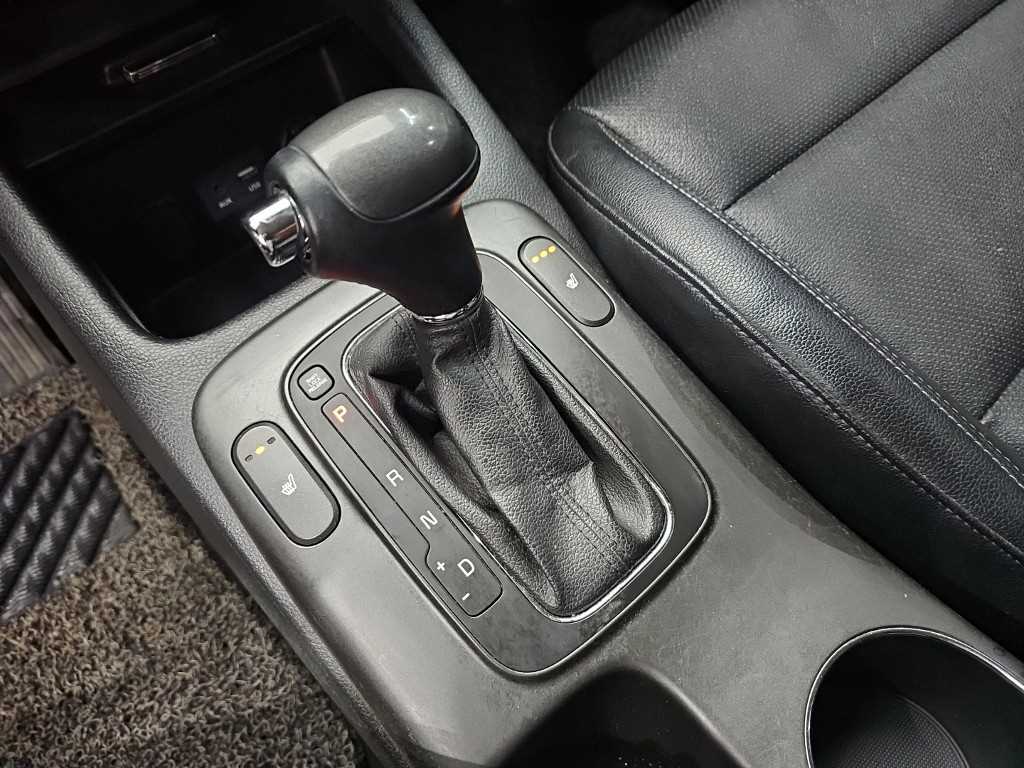Kia K3 — photo 08