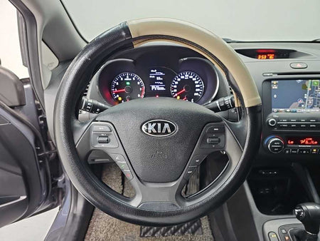 Kia K3 — photo 09