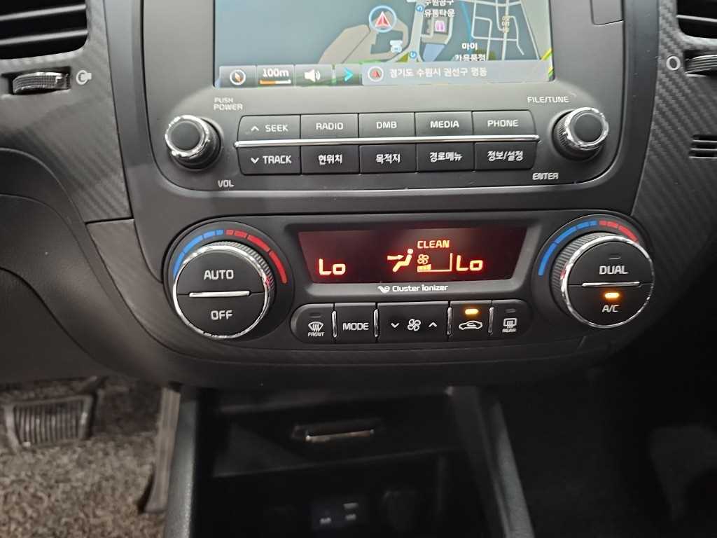 Kia K3 — photo 10