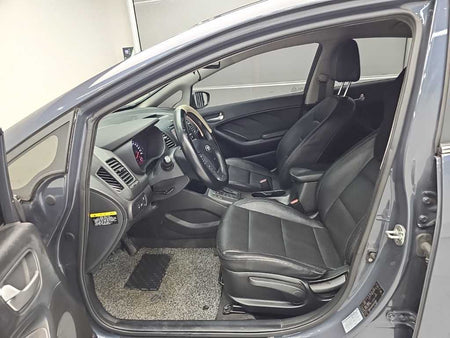 Kia K3 — photo 11