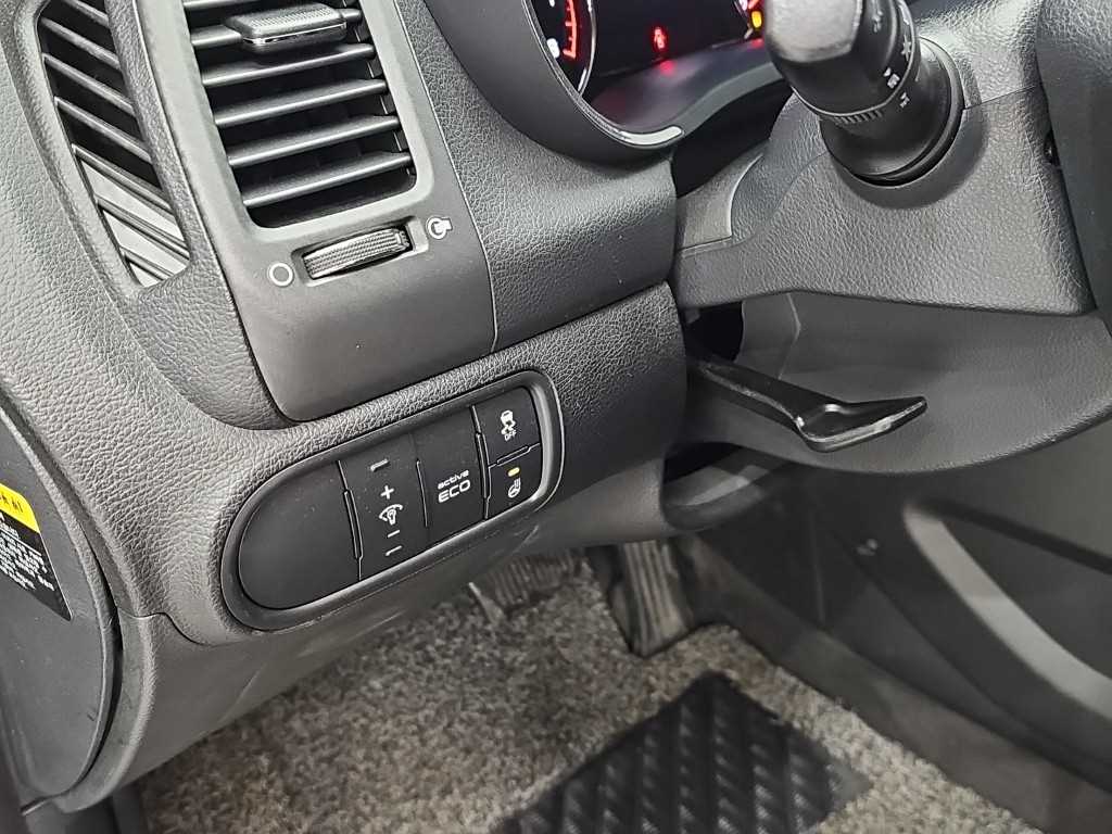 Kia K3 — photo 16