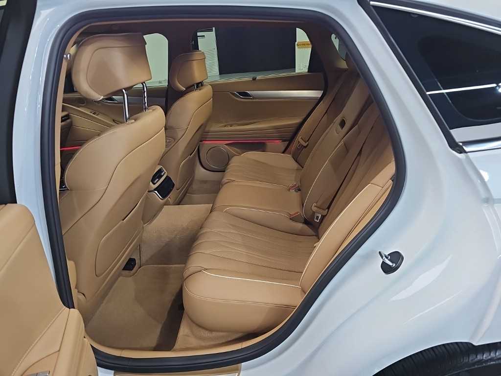 Genesis G80 — photo 12