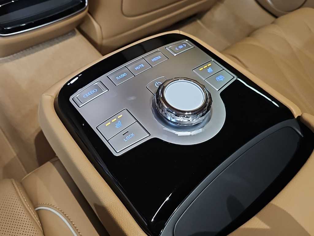 Genesis G80 — photo 15