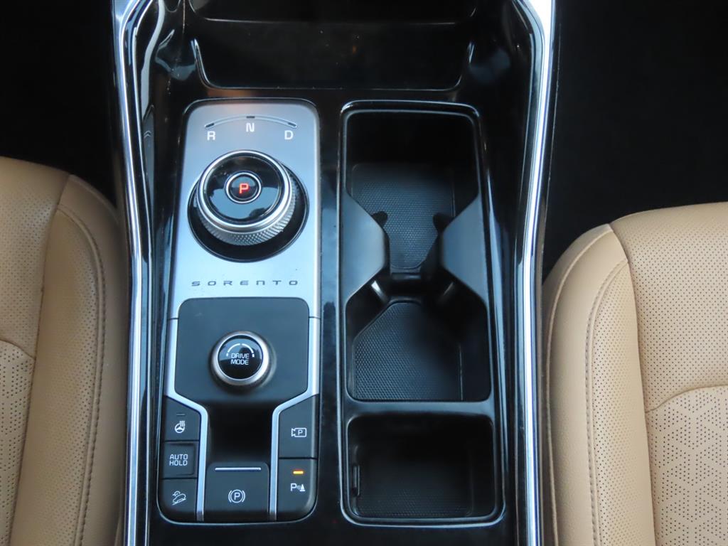 Kia Sorento — photo 14