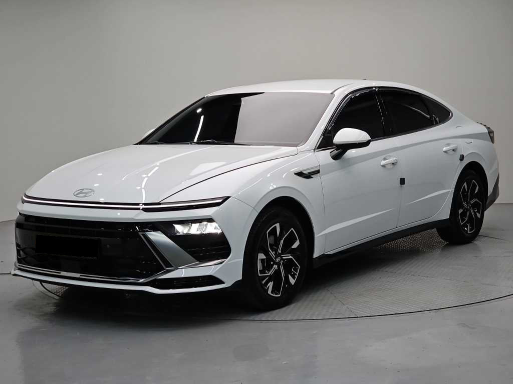 Hyundai Sonata — photo 01
