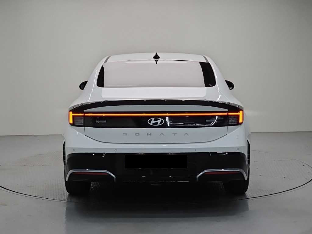 Hyundai Sonata — photo 03