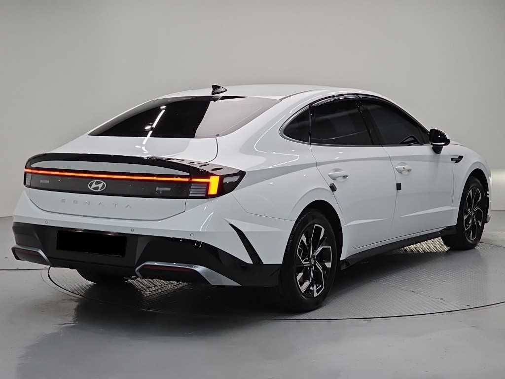Hyundai Sonata — photo 04