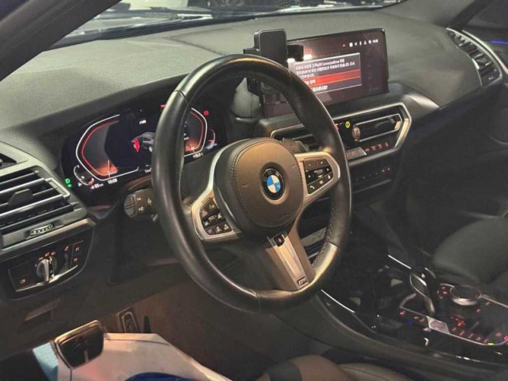 BMW X4 — photo 07