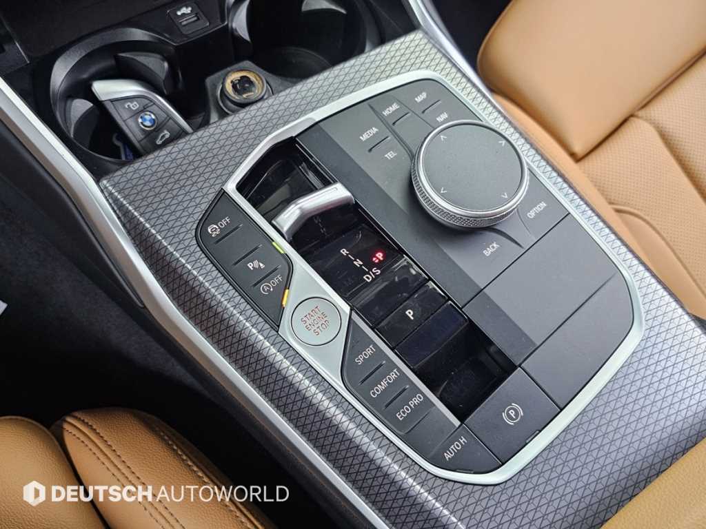 BMW 3-Series — photo 09