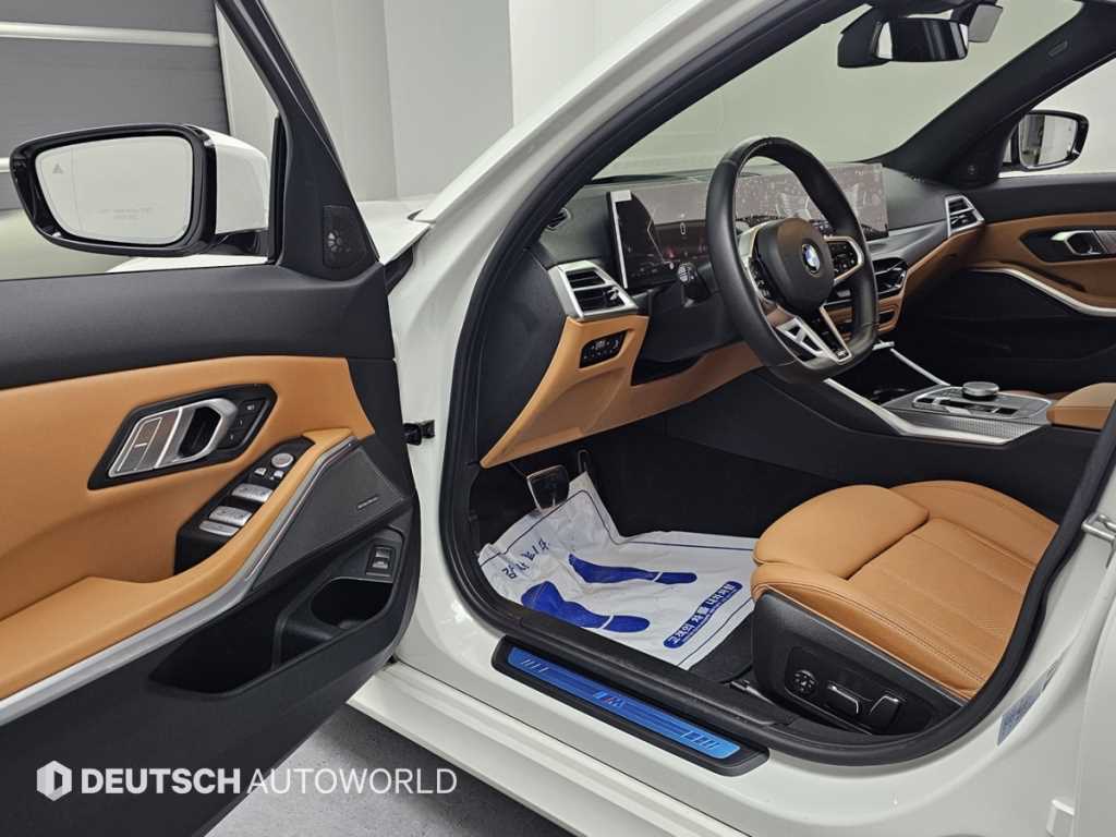 BMW 3-Series — photo 11