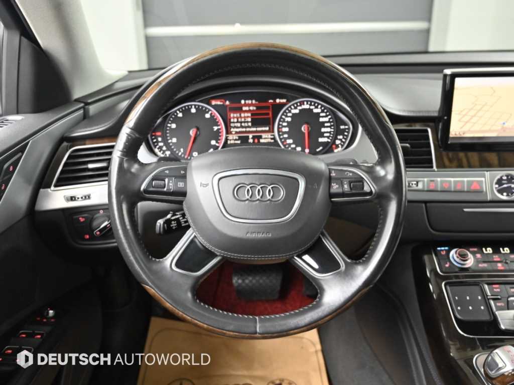 Audi A8 — photo 13