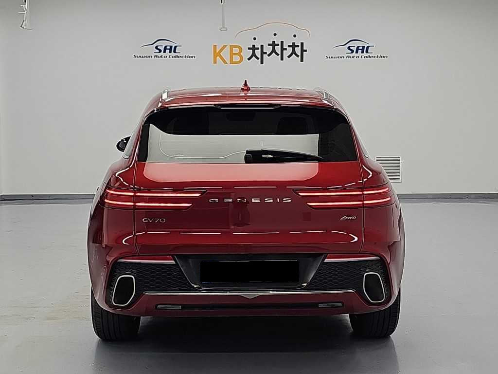 Genesis GV70 — photo 03