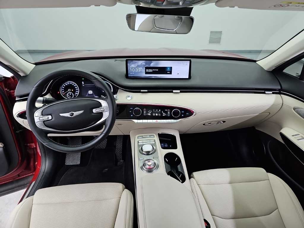 Genesis GV70 — photo 07