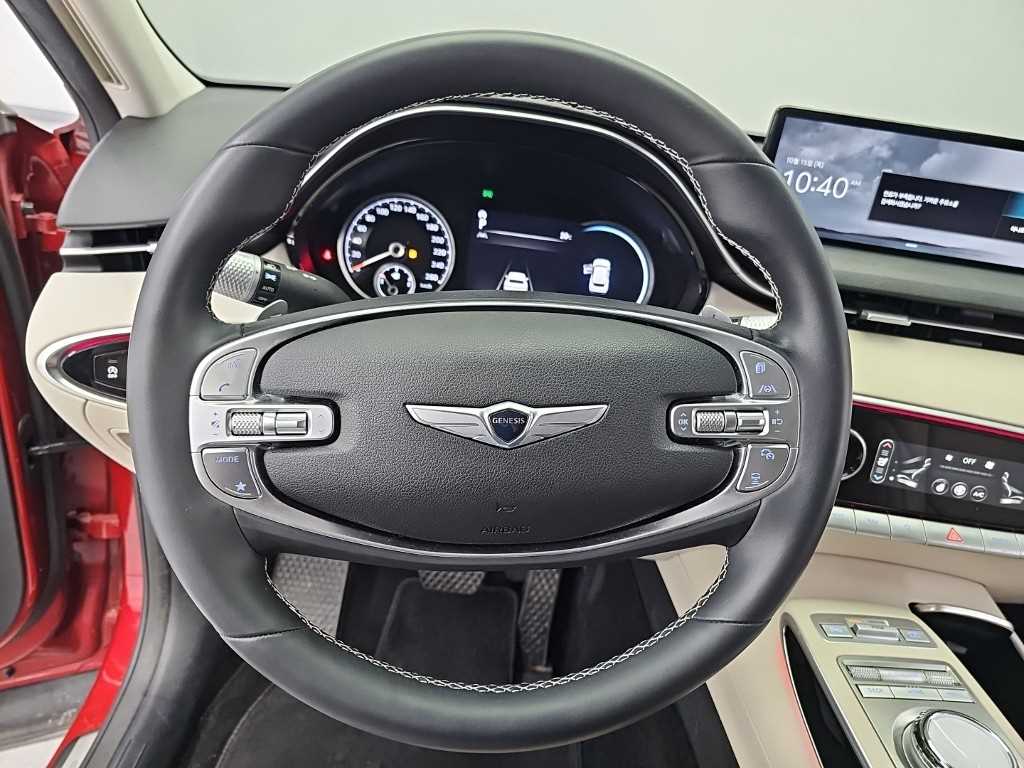 Genesis GV70 — photo 09