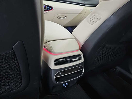 Genesis GV70 — photo 13