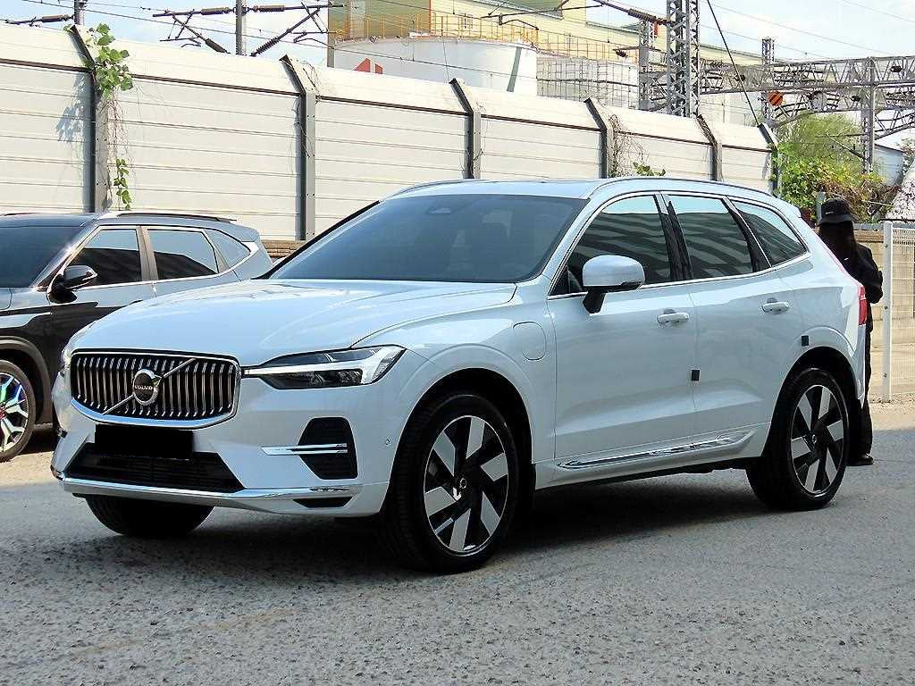 Volvo XC60 — photo 01