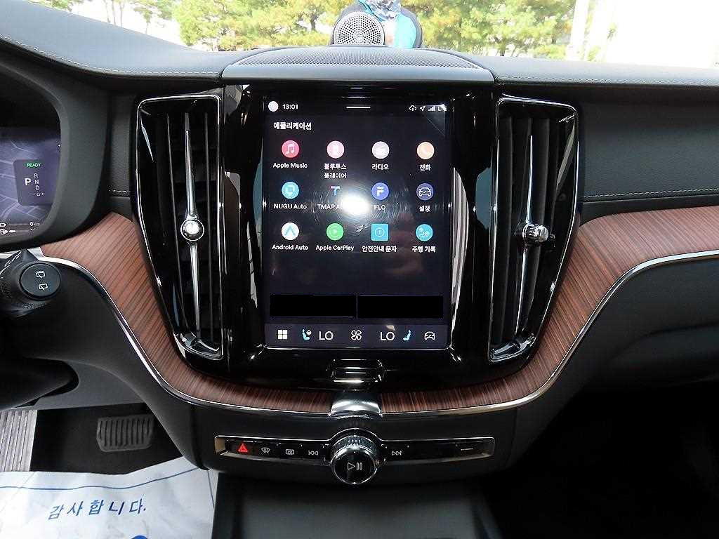 Volvo XC60 — photo 13