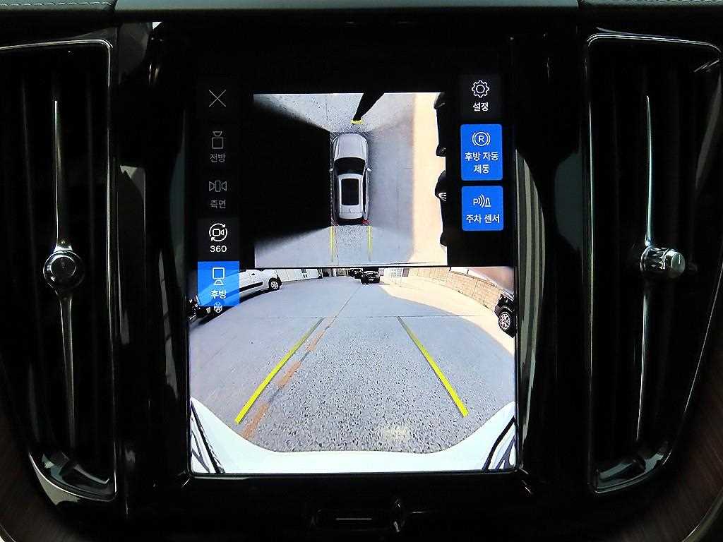 Volvo XC60 — photo 14