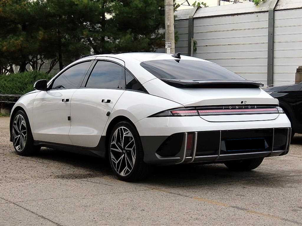 Hyundai Ioniq6 — photo 03