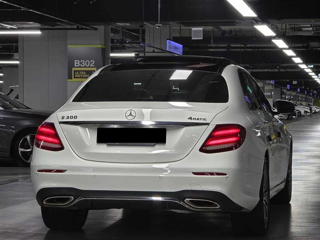 Mercedes-Benz E-Class — photo 02